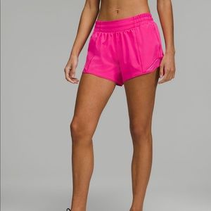 Lululemon Hotty Hot low rise Lined Short 4”